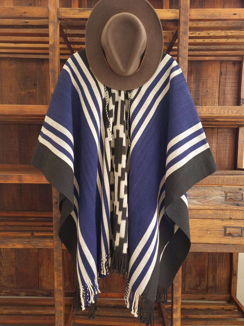 Chañarmuyo lamb Poncho - Vakiano