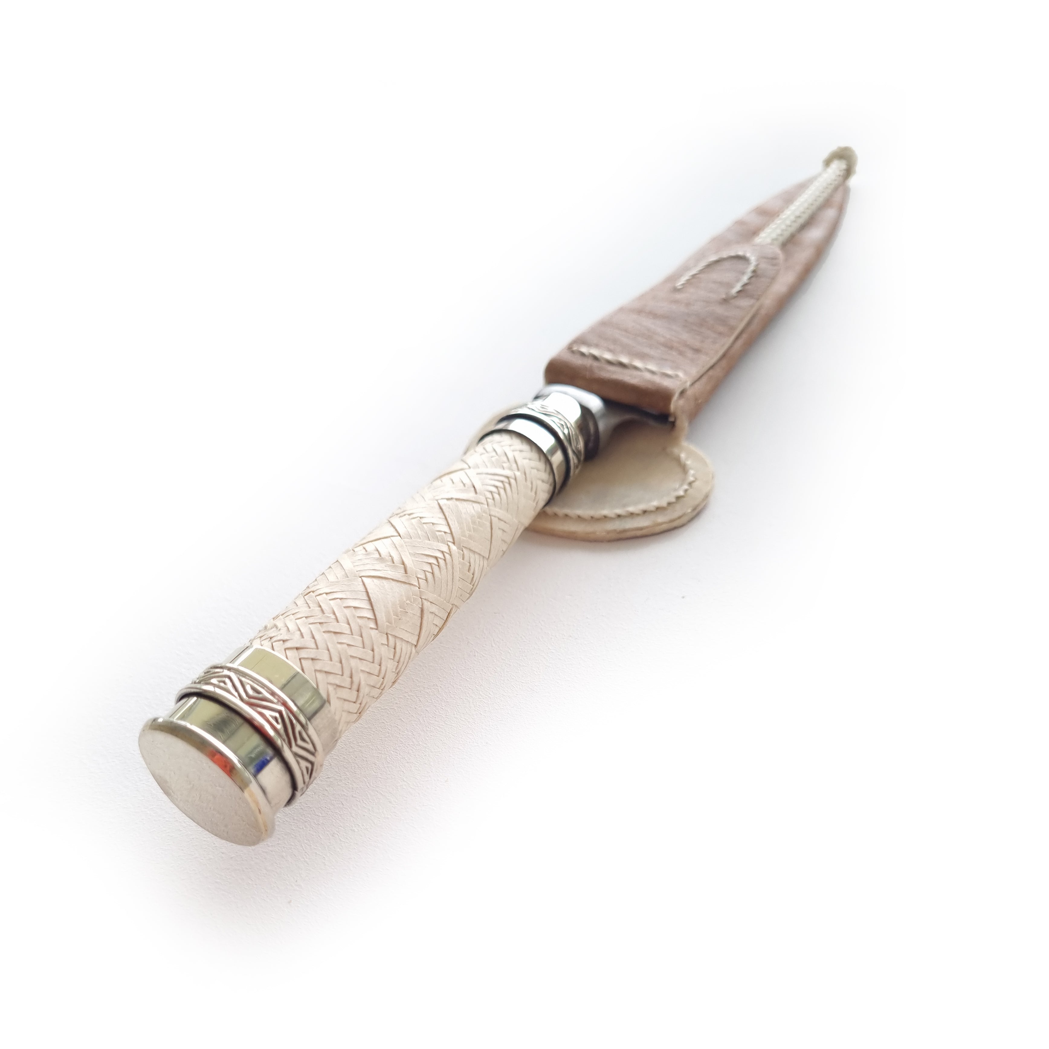 Alpaca finish knife with stainless steel blade