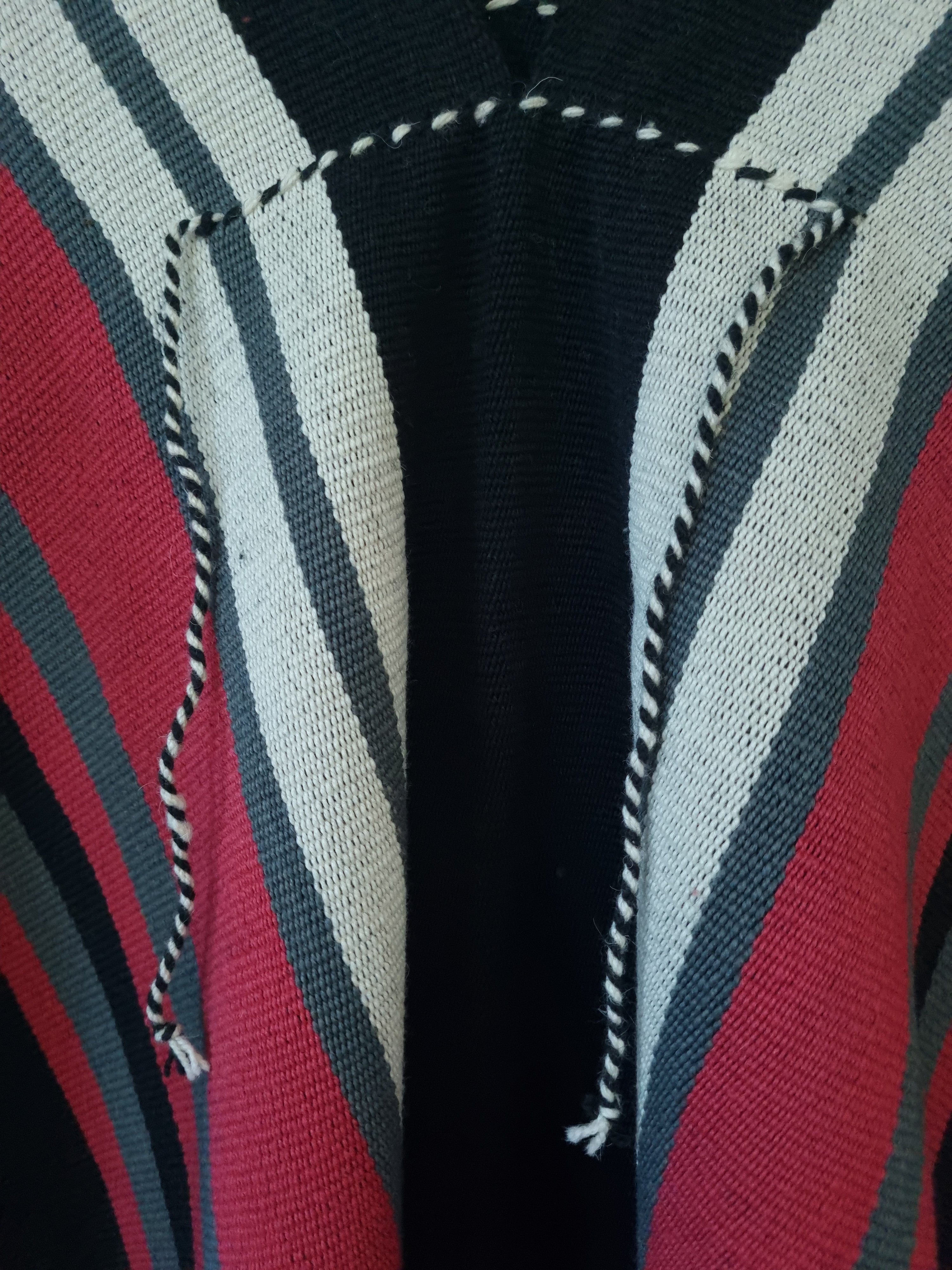 Chaltén Argentine wool poncho handcrafted in Catamarca Province