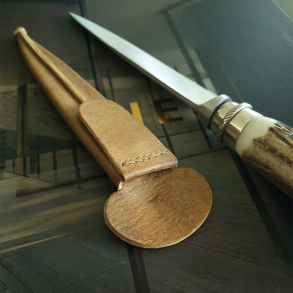 Deer antler knife with alpaca details