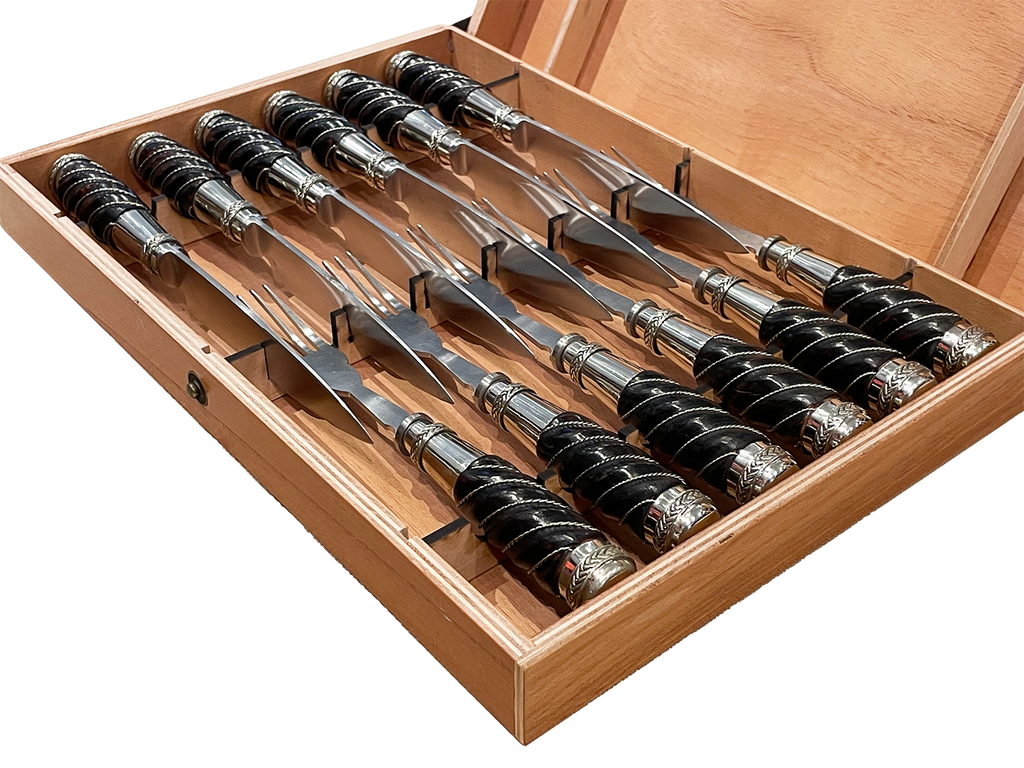 GALLONEADO WOODEN CUTLERY SET - Vakiano