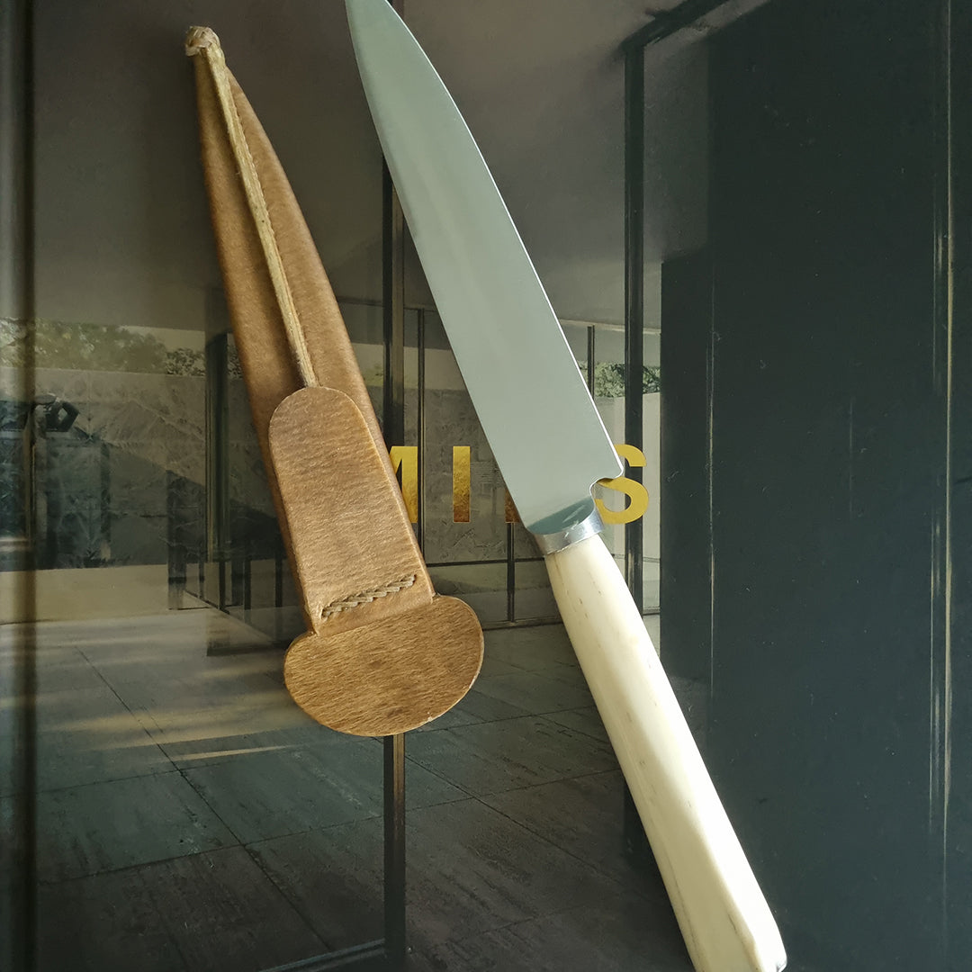 Natural ñandú bone hilt knife