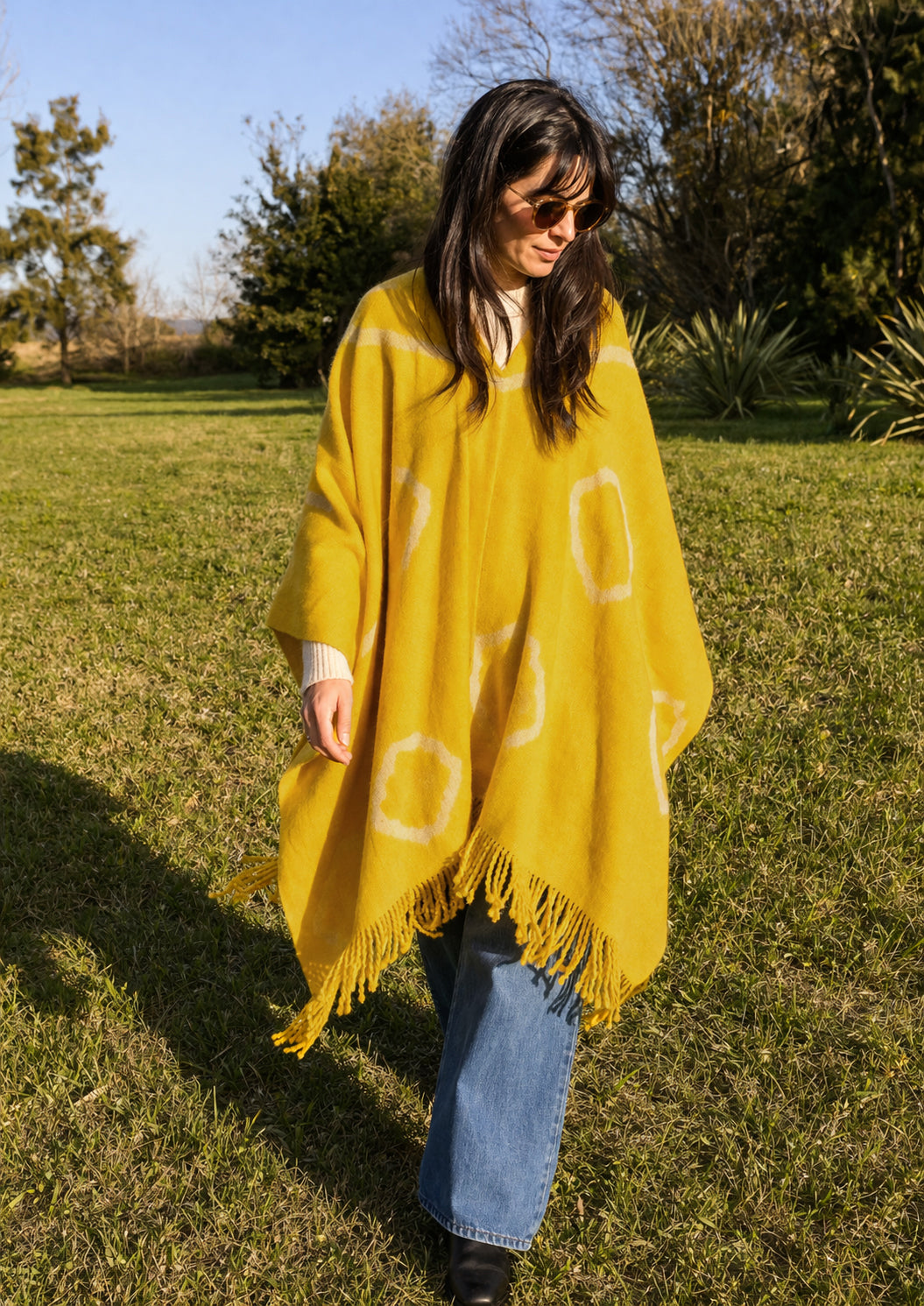 One-cloth Anzulón handwoven poncho made with natural sheep wool