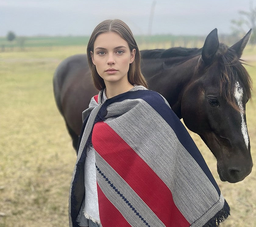 Cachi lamb Poncho - Vakiano